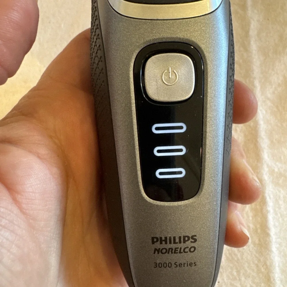 Philips Norelco Cordless Wet & Dry Shaver 3900 3000 Series Model S3341 Tested